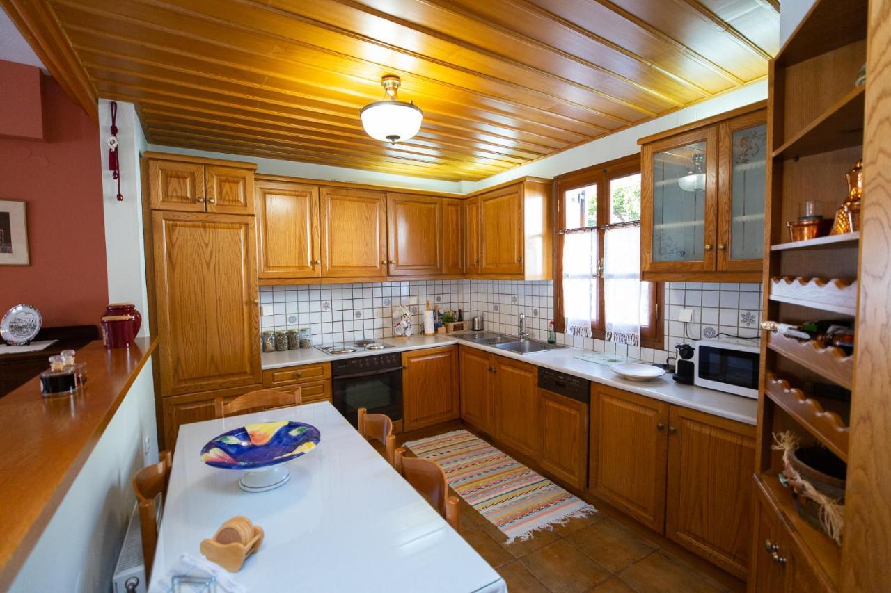 Apartment Kouros Delphi Bagian luar foto