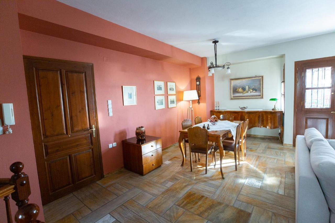 Apartment Kouros Delphi Bagian luar foto