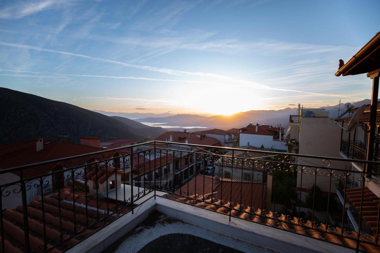 Apartment Kouros Delphi Bagian luar foto