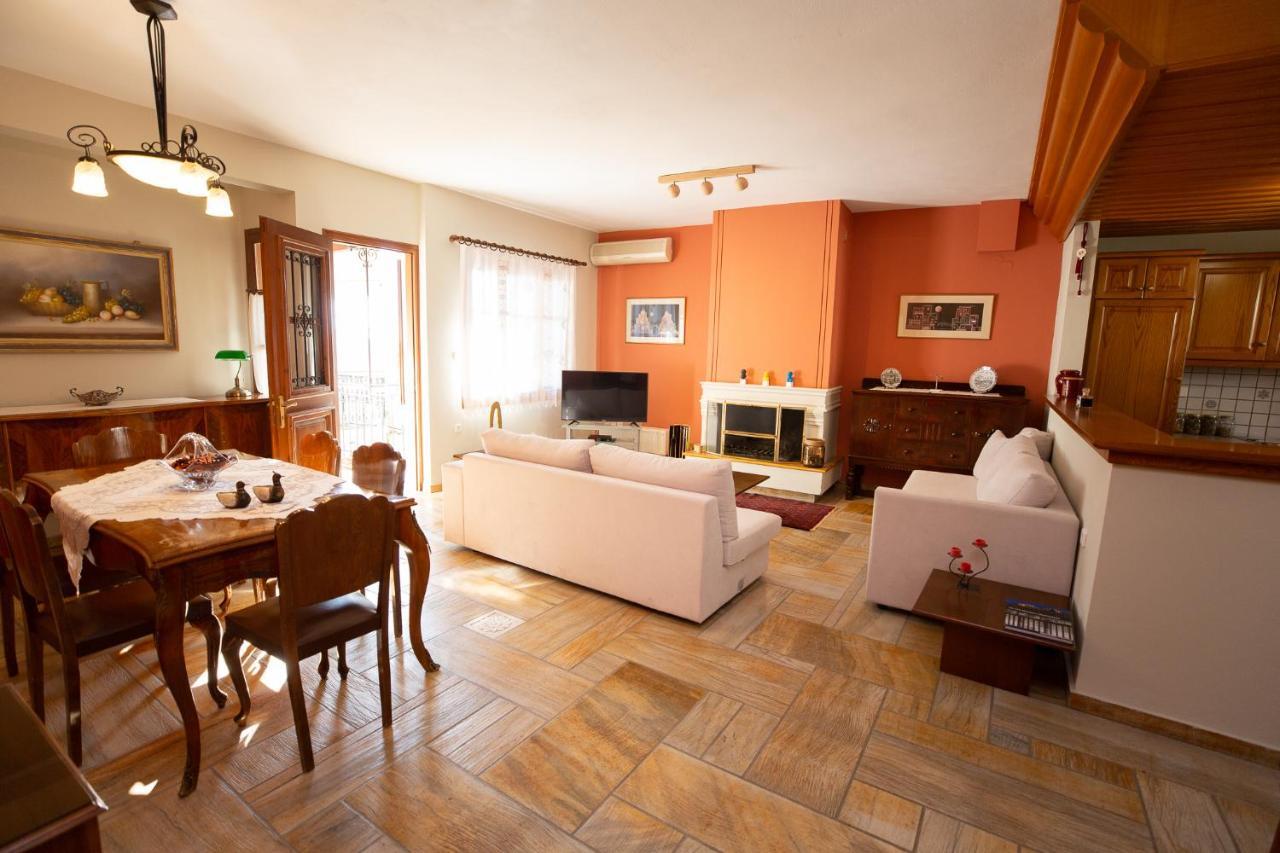Apartment Kouros Delphi Bagian luar foto