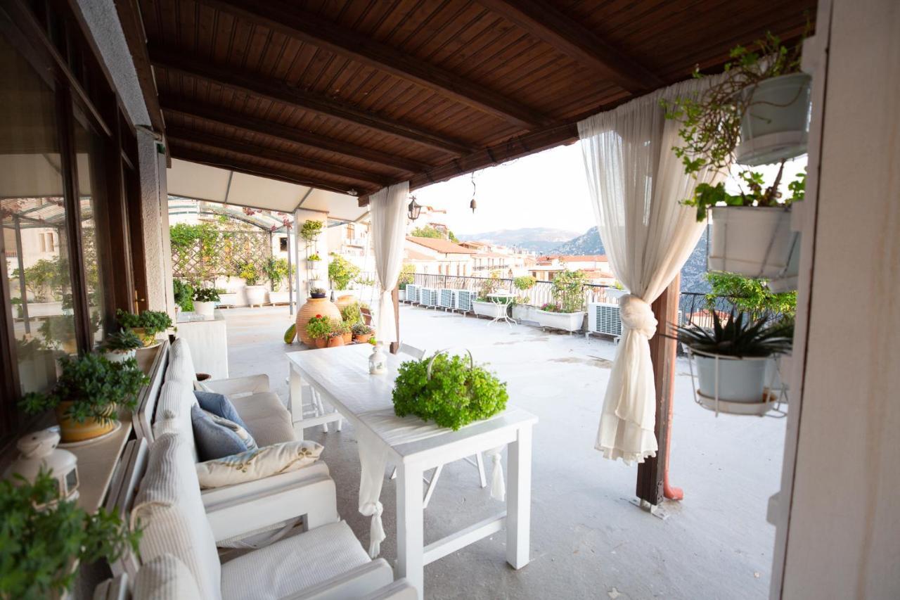 Apartment Kouros Delphi Bagian luar foto